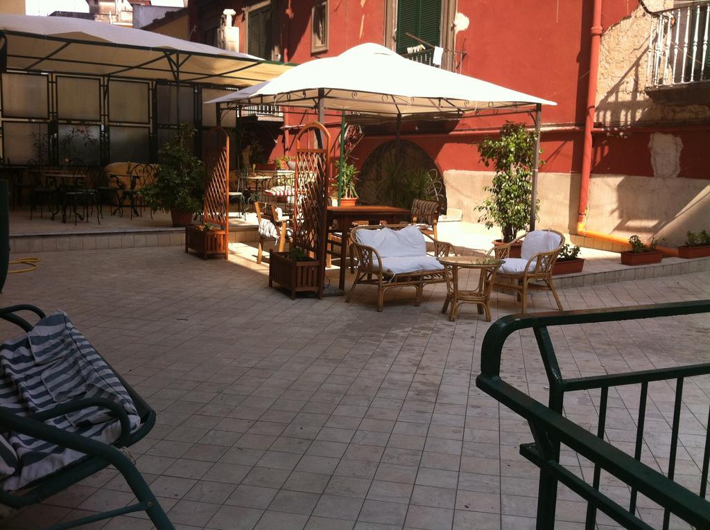 Couette-café Sansevero 3*
