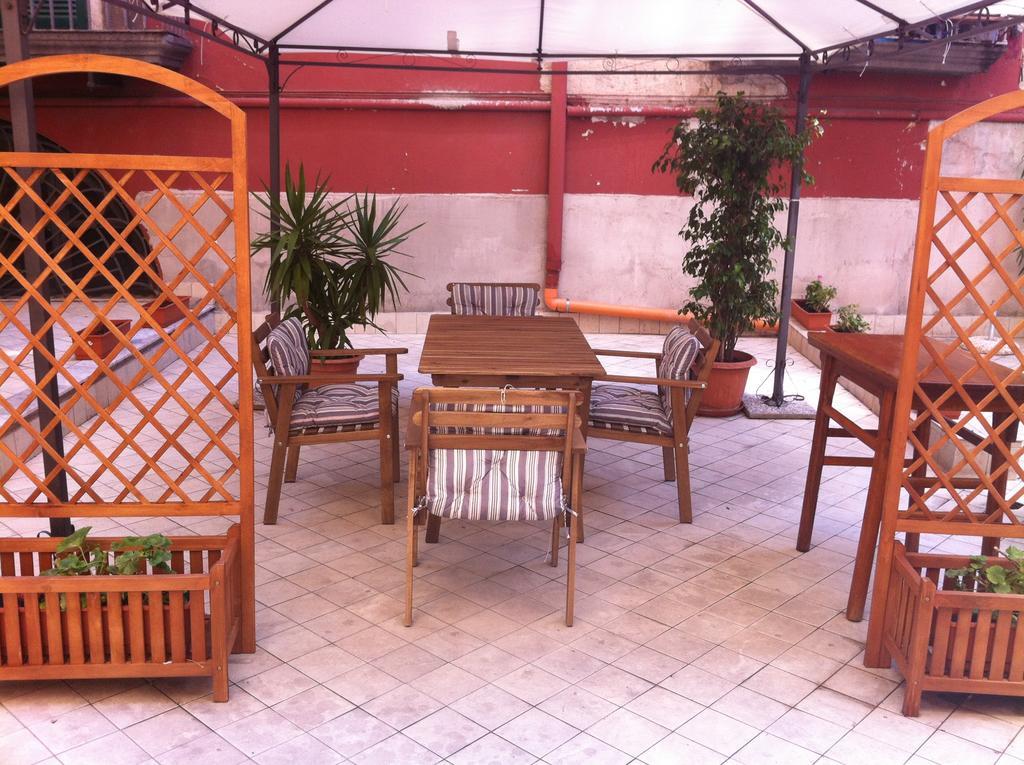 Couette-café Sansevero 3*